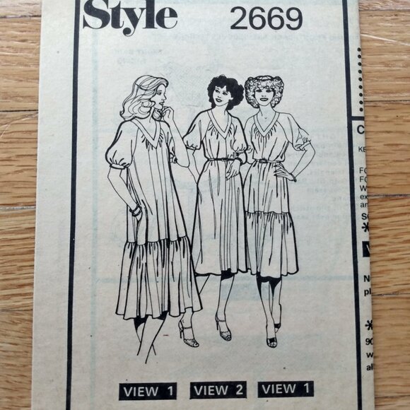 Vintage 70s Dress Sewing Pattern Size 12 MuuMuu 2669 UNCUT - Picture 3 of 11